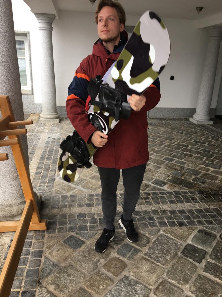 expositie0's tweet photo. Good afternoon everyone! 

#snowboarding https://t.co/U3O7HETV8V