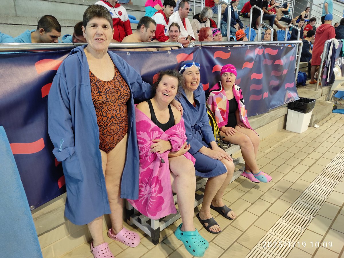 FHCaldes's tweet photo. 🏊‍♀️💙 El passat diumenge 19 de gener, sis de les nostres usuàries van competir al XLIV Campionat de Catalunya de Natació, organitzat per la Federació Acell / Special Olympics al Club Natació Sabadell 👏🌊

#FundacióHospitalàries #SomFHospitalàriesCaldes
#CaldesdeMalavella https://t.co/d1vf0XUwpK