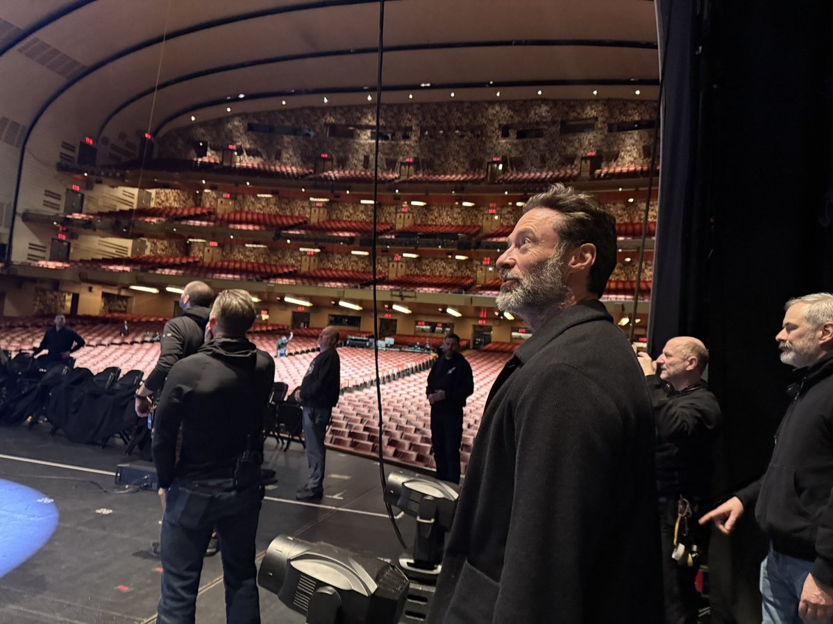 RealHughJackman's tweet photo. Here we go!!! #FROMNEWYORKWITHLOVE @RadioCity #bts #openingnight 🎤 https://t.co/dJw0KoExTC