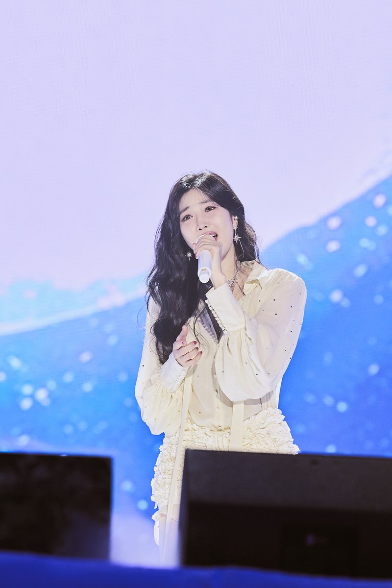 officialDAVICHI's tweet photo. 2025 DAVICHI CONCERT <𝑨 𝑺𝒕𝒊𝒕𝒄𝒉 𝒊𝒏 𝑻𝒊𝒎𝒆>
Behind The Scene Haeri
혹시 여러분도 아직 KSPO DOME이신가요?
가시지 않은 여운을 붙잡고 있을 분들을 위해 명창 여신 해리의 반짝이던 순간들을 공개합니다.
🔗https://t.co/i9Ij8fRWM9
#다비치 #DAVICHI
#AStitchinTime https://t.co/zIwYoGzA0g
