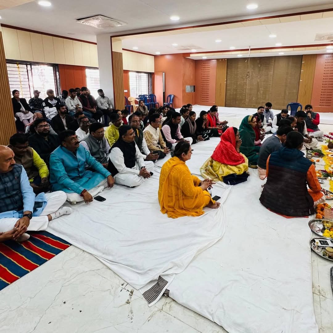 ratneshbjpjbp's tweet photo. अखिल भारतीय विद्यार्थी परिषद महाकौशल प्रान्त के नवनिर्मित कार्यालय के वास्तु पूजन कार्यक्रम में सम्मिलित हुआ। 
वास्तु पूजन कार्यक्रम में श्री Chetas Sukhadia जी (क्षेत्रीय संगठन मंत्री), श्री Vipin Gupta  जी (सह क्षेत्रीय संगठन मंत्री उत्तर प्रदेश), https://t.co/mo6UVxgMRp