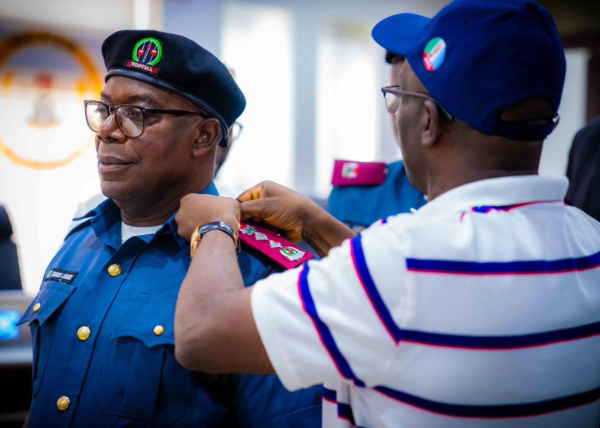 m_akpakomiza's tweet photo. Today, I officially decorated the Managing Director of the Edo State Traffic Management Agency (EDSTMA) Engr. Stainless Ijegede. This is to reaffirm our administration's commitment to efficient traffic management and road safety in Edo State.

I also used the medium to charge all EDSTMA staff to diligently fulfill their roles, which include ensuring road safety, reducing congestion, educating the public on traffic regulations and enforcing compliance with fairness and professionalism. Together, we are building safer roads and a more organized transportation system for the benefit of all Edo citizens.

Sen. Monday Okpebholo 
Executive Governor, EdobState.