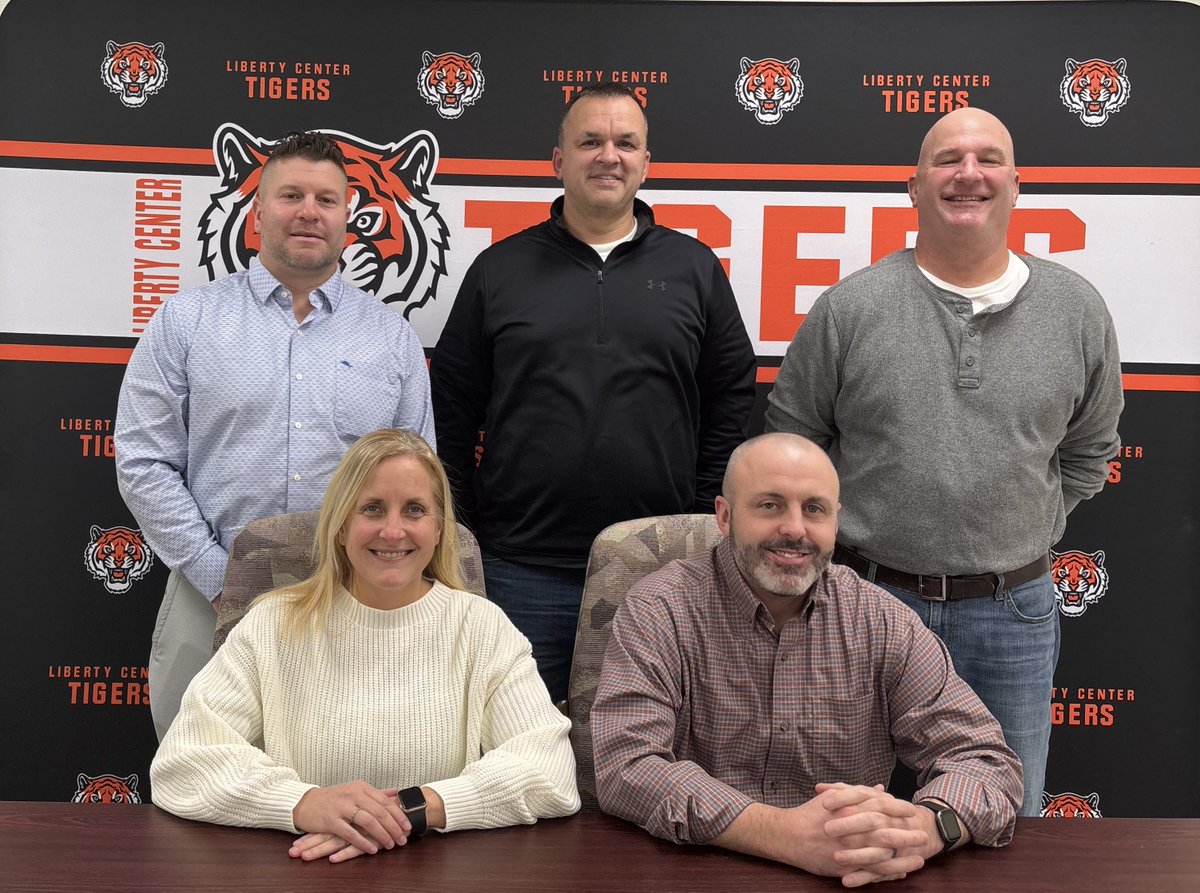 LC_Tigers's tweet photo. January is School Board Recognition Month and we would like to take a moment to show our appreciation to our 2025 school board members: Ryan Zeiter, Todd Spangler, John Weaver, Andi Zacharias, and Neal Carter. Thank you for your time and commitment to our district #positivelylc https://t.co/57wn5NTAZM