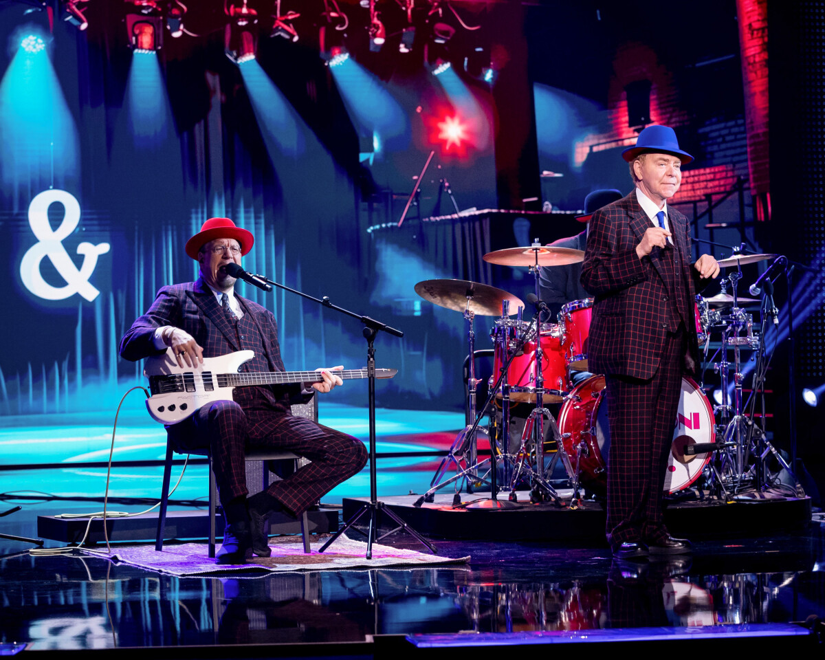 DCD Rights Ltd (@dcdrights) on Twitter photo Penn and Teller are back and celebrating their 50th Anniversary in style on season 11 of #FoolUs premiering tonight 8pm ET on the CW! The magicians featured include Young & Strange, Piff and a secret weapon, Piero Venesia and an amazing two-act trick by Penn and Teller! ๐ชโจ Penn and Teller are back and celebrating their 50th Anniversary in style on season 11 of #FoolUs premiering tonight 8pm ET on the CW! The magicians featured include Young & Strange, Piff and a secret weapon, Piero Venesia and an amazing two-act trick by Penn and Teller! ๐ชโจ