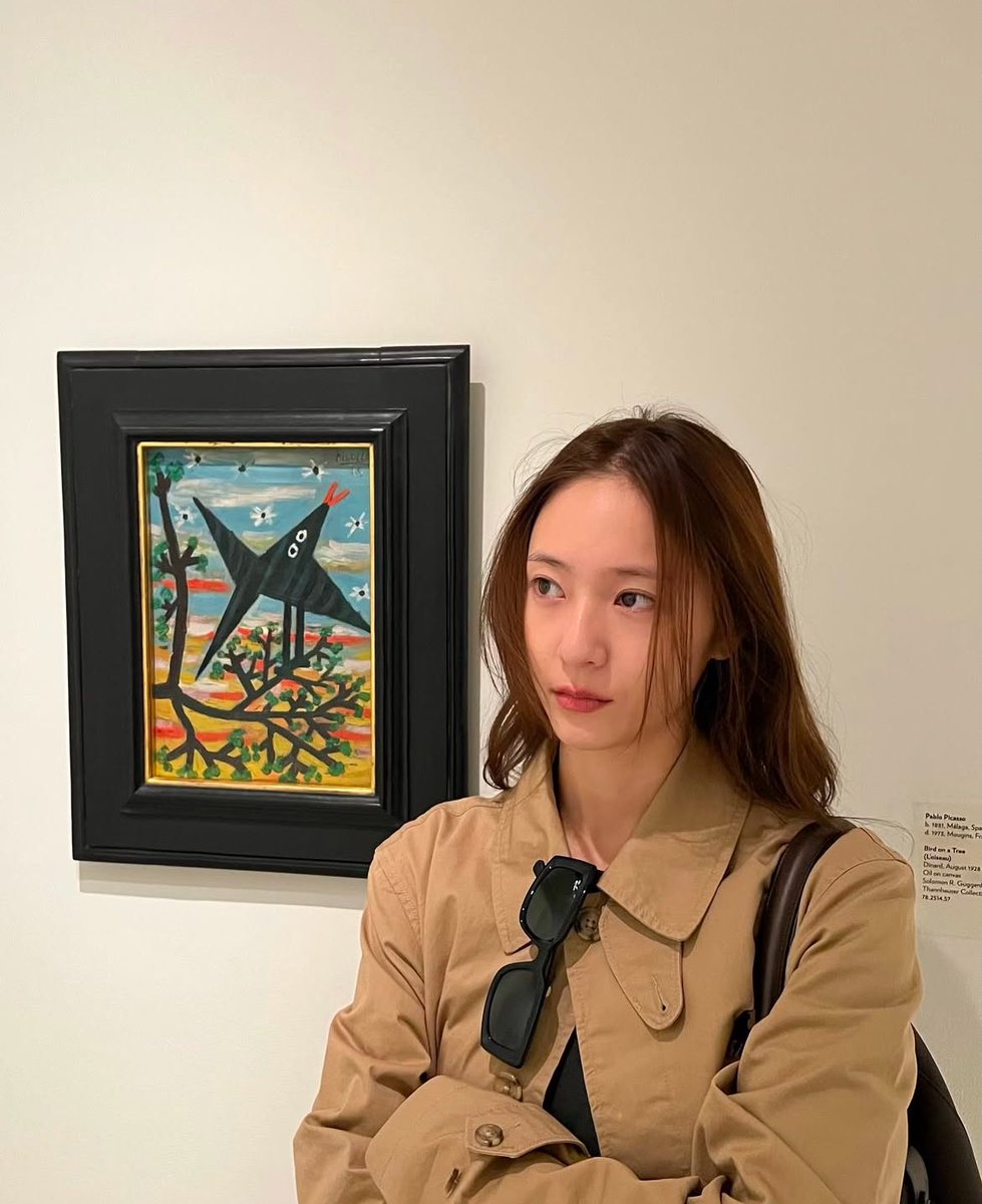 shoujostal's tweet photo. its a random ass pair ik but i watched xo kitty for the first time last week and im begging for a new krystal romcom pls hear me out…. https://t.co/bpIxrtOKey