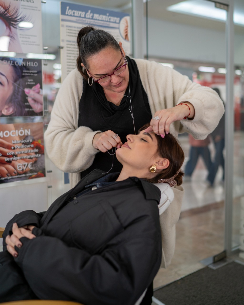 EspTorrelodones's tweet photo. Logra las cejas ideales en nuestro centro comercial 🤩  

En @locurademanicura te ayudamos a darles el toque perfecto que siempre deseaste. 🙌✨
¡Pide tu cita! Te esperamos en 📍 Planta 0 - Hipermercado y servicios

#espaciotorrelodones #belleza #depilacioncejas https://t.co/lhg0eYybgx