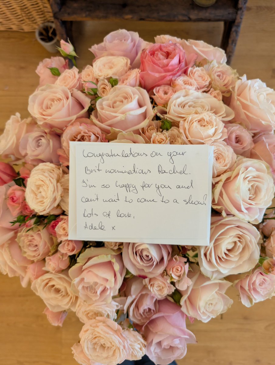 rachelchinourir's tweet image. THANK YOU ADELE 😭