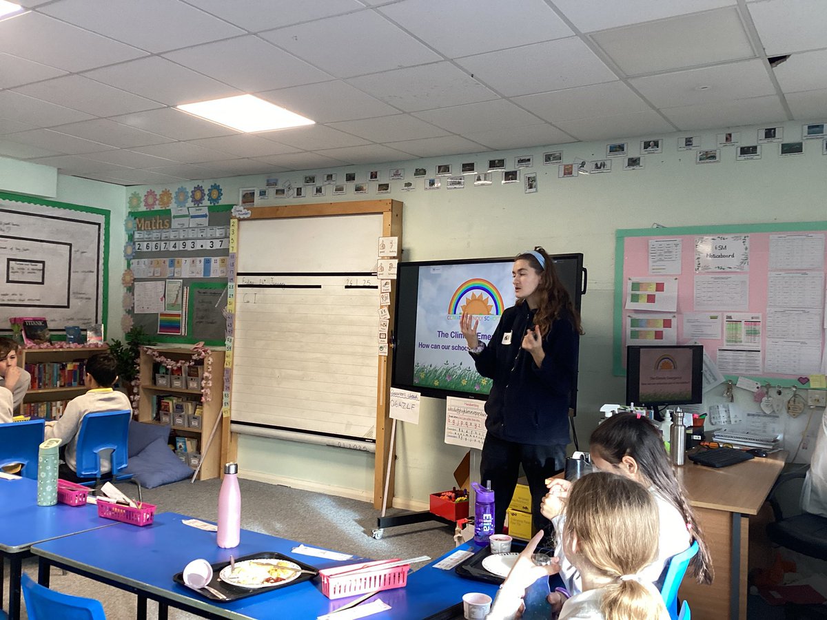 CollingwoodEco_'s tweet photo. Today, we had a visit from Sarah from Climate Friendly Schools, to help us think about how we can make our school more climate friendly 🌍🥕🌳⚡️💧🏫🚲👕 https://t.co/AG2pHchg7R