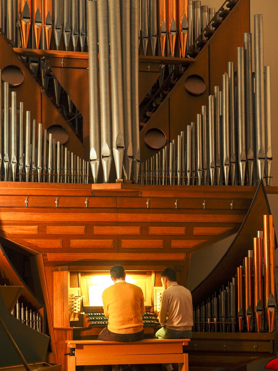 Conservatoire Angers (@crr_angers) on Twitter photo Le CRR a eu le plaisir d'accueillir <a href="/BenjaminAlard/">Benjamin Alard</a> pour une master-class. Ce temps de partage était riche en musique et en expérience ! Jouer à la lumière du pupitre, ou bien les yeux fermés pour ressentir et prendre le temps. Grand merci pour ce moment suspendu🥰
#CultureAngers Le CRR a eu le plaisir d'accueillir <a href="/BenjaminAlard/">Benjamin Alard</a> pour une master-class. Ce temps de partage était riche en musique et en expérience ! Jouer à la lumière du pupitre, ou bien les yeux fermés pour ressentir et prendre le temps. Grand merci pour ce moment suspendu🥰
#CultureAngers
