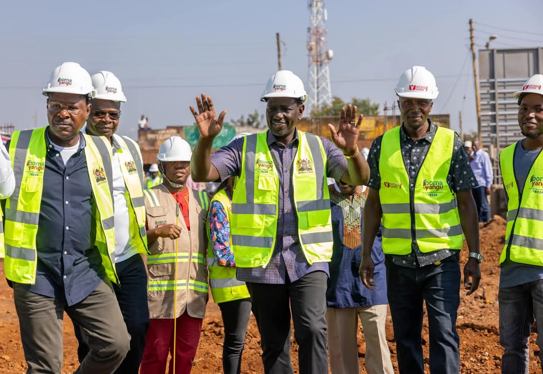 BiancaNaom1's tweet photo. President William Ruto has concluded his #MulembeDevelopmentTour by launching the Bumala Modern Market in Busia; this is one of the 11 modern markets we are building in the county. The project aims at transforming trade and empowering local communities in the region. The market, once completed, will feature an array of facilities, including an ablution block, an ICT hub, a cold room, a food court, and spaces for young mothers, among other social amenities. It is expected to host over 500 traders, attracting vendors from neighbouring counties such as Vihiga and Bungoma.