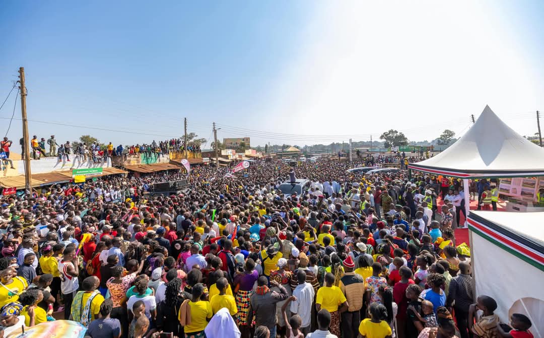 BiancaNaom1's tweet photo. President William Ruto has concluded his #MulembeDevelopmentTour by launching the Bumala Modern Market in Busia; this is one of the 11 modern markets we are building in the county. The project aims at transforming trade and empowering local communities in the region. The market, once completed, will feature an array of facilities, including an ablution block, an ICT hub, a cold room, a food court, and spaces for young mothers, among other social amenities. It is expected to host over 500 traders, attracting vendors from neighbouring counties such as Vihiga and Bungoma.