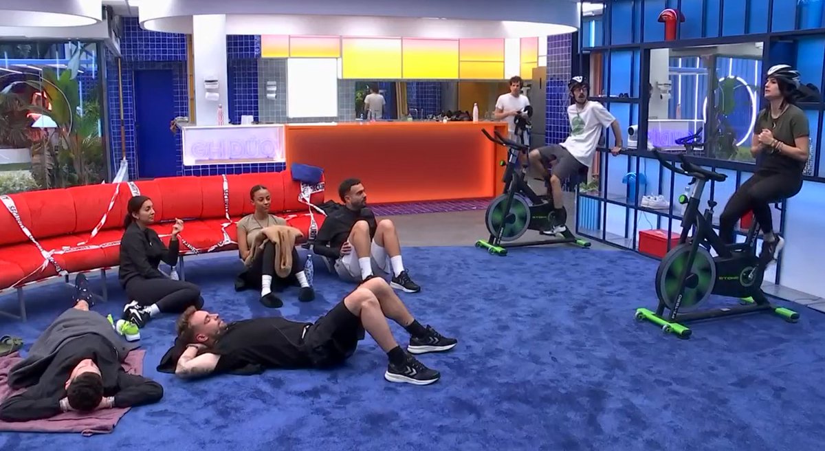ghoficial's tweet photo. SEGUIMOS CON LA PRUEBA SEMANAL 🙌🚲

¿Creéis que la superarán? 🤔
🔁 Sí, lo están haciendo muy bien
❤️ No lo tengo claro...

#GH24E #GHGala5 

🔴 Mitele PLUS: https://t.co/dXmTdhZk76
🔴 Mitele: https://t.co/MrVetbE4nR https://t.co/Ro5gaKOxce