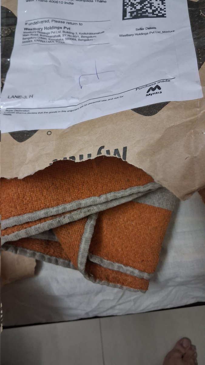 rakeshsha2001's tweet photo. @myntra Pathetic service by Myntra, I ordered for a Vanhausen Jeans and recieved dirty used towel.
Why should I buy product or trust Myntra. https://t.co/N03YnoWUpg