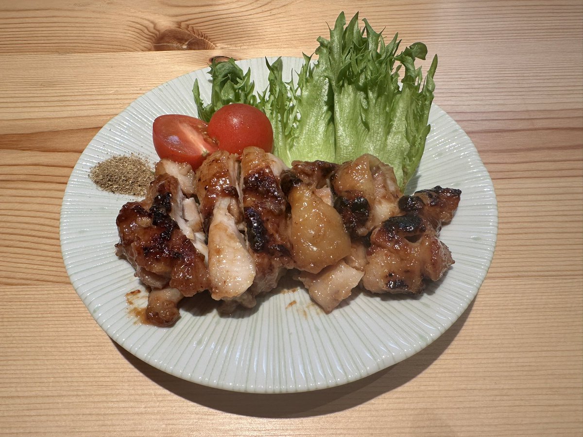 tami_nabe's tweet photo. 夜の部一軒目、酒粕味噌で漬けた鶏ももにスパイスの相性が抜群で日本酒が進む https://t.co/f0FoqEKTmO