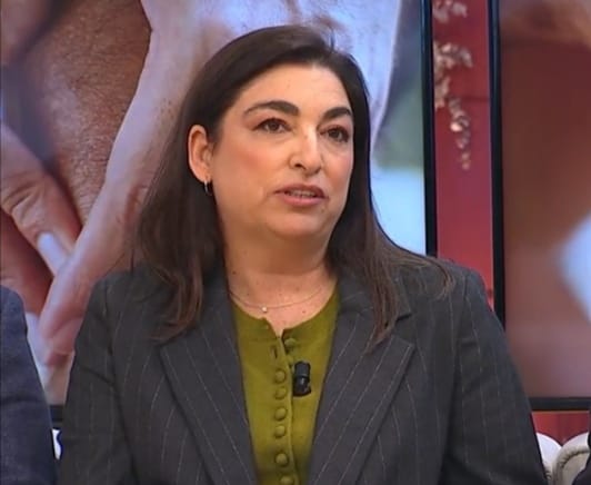 AGSSurSevilla's tweet photo. ▶️📺La jefa de #Reumatología del #HospitalValme Dra Mª Luisa Velloso ha participado en el programa @LATARDE_RTVA de @canalsur para dar consejos sobre cómo mejorar y prevenir enfermedades en nuestros mayores 
👇🏼Entrevista
https://t.co/8oX5LR04CV… https://t.co/PiN2VMGxb0