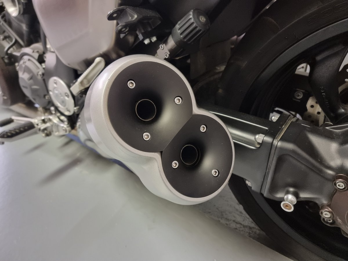 exactrep's tweet image. *NEW* from Exactrep  'Infinity' Exhaust tips for the Yamaha V-Max 1700.
Satin black anodised CNC Machined exhaust tips, sleek involute shape.
4 x Pieces + 12 x Stainless cap head screws.
© Exactrep 2025
Check out our website, available to order now:  📷exactrep.com/.../Infinity-E…