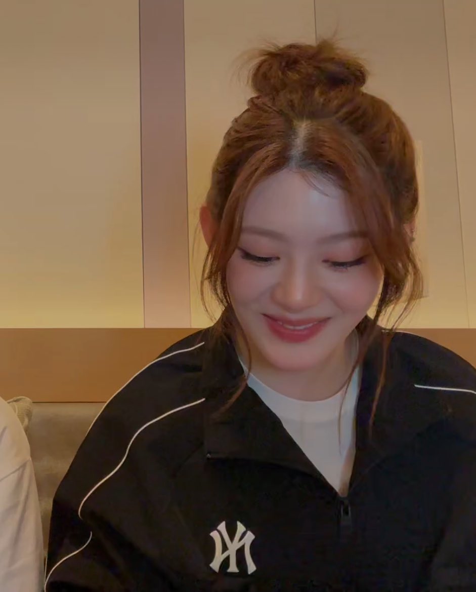 c0ng_614's tweet photo. 이런선배원해요, https://t.co/wGu23p8FbS