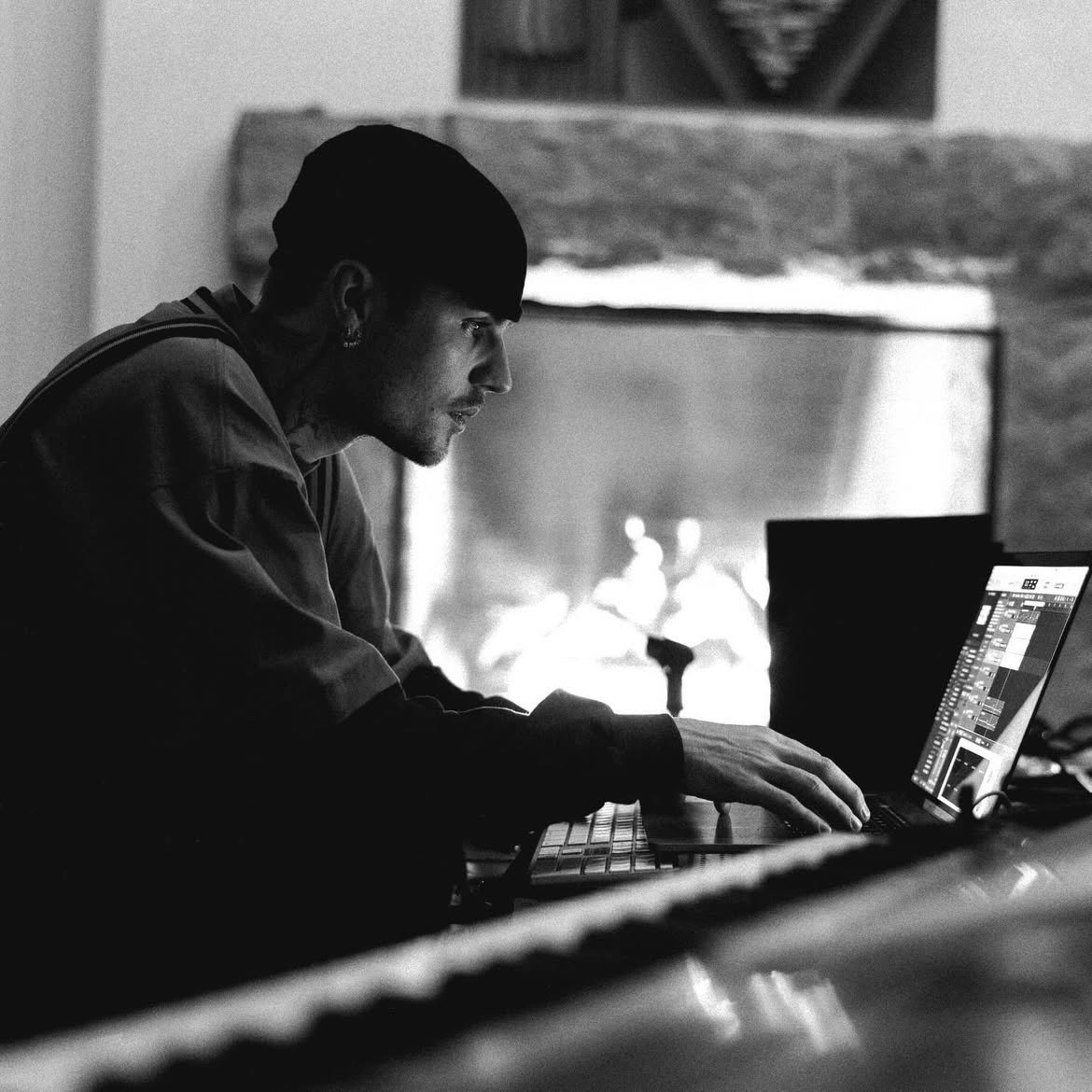 biebernovidade's tweet photo. 🚨Justin Bieber está trabalhando em novas músicas. https://t.co/4iGTJriOKM