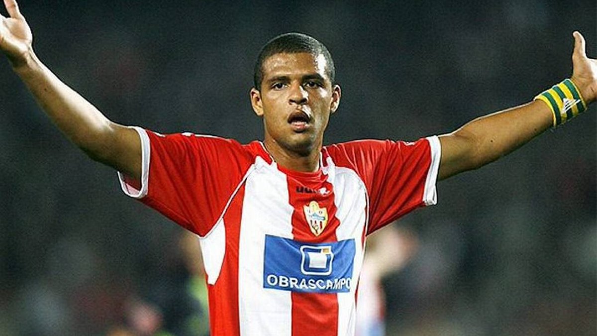 El terreno de juego dice adiós a un futbolista espectacular.

<a href="/_felipemelo_/">Felipe Melo</a>, recordamos con un gran cariño tu forma de defender nuestros escudo. ¡Fue un honor tenerte con nosotros! ❤️🤍

Ha sido una alegría inmensa ver lo que has logrado con el paso de los años 😊

Mucha suerte