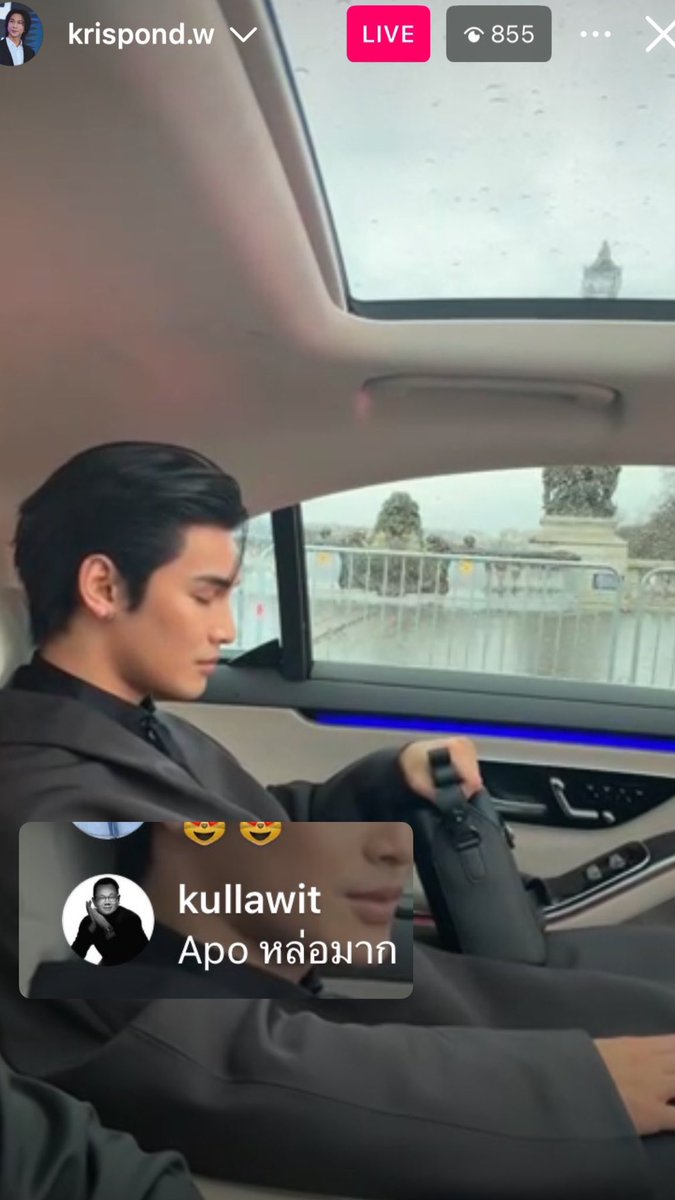 Foon555XApo555's tweet image. คุณฟอร์ด บรรณาธิการ Vogue Thailand 

Apo หล่อมาก #Diorwinter25 ❄️

APO NATTAWIN in Dior Men's Winter 2025-2026 in Paris 

APO IN PARIS FOR DIOR WINTER

APO DIOR HOUSE AMBASSADOR

#DiorXApo @Dior #Dior 
@Nnattawin1 #ApoNattawin #ParisFashionWeek #PFW ✨