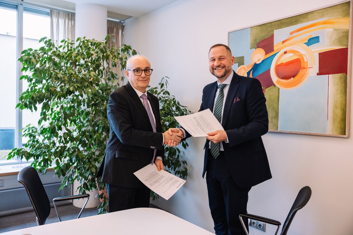 Generální ředitel Národního divadla Jan Burian podepsal s generálním ředitelem České televize Janem Součkem Memorandum o vzájemné spolupráci. <a href="/CzechTV/">Česká televize</a>