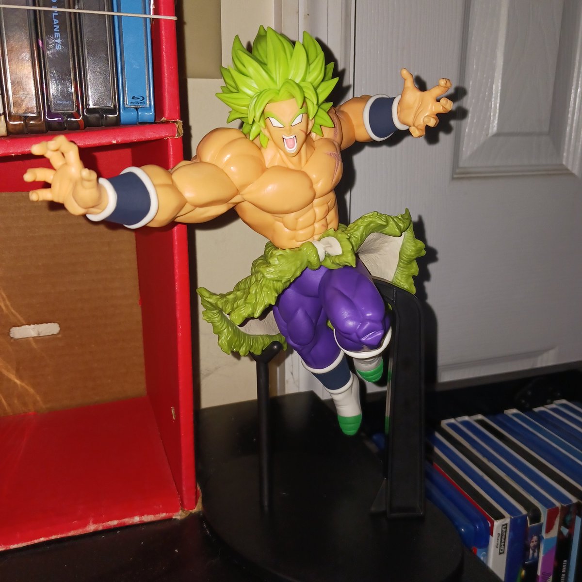 jared_runner's tweet photo. Yesterday I picked up a figure called Match Makers Banpresto. The character is Broly from Dragon Ball Super Broly. https://t.co/hek3PuuWV3
