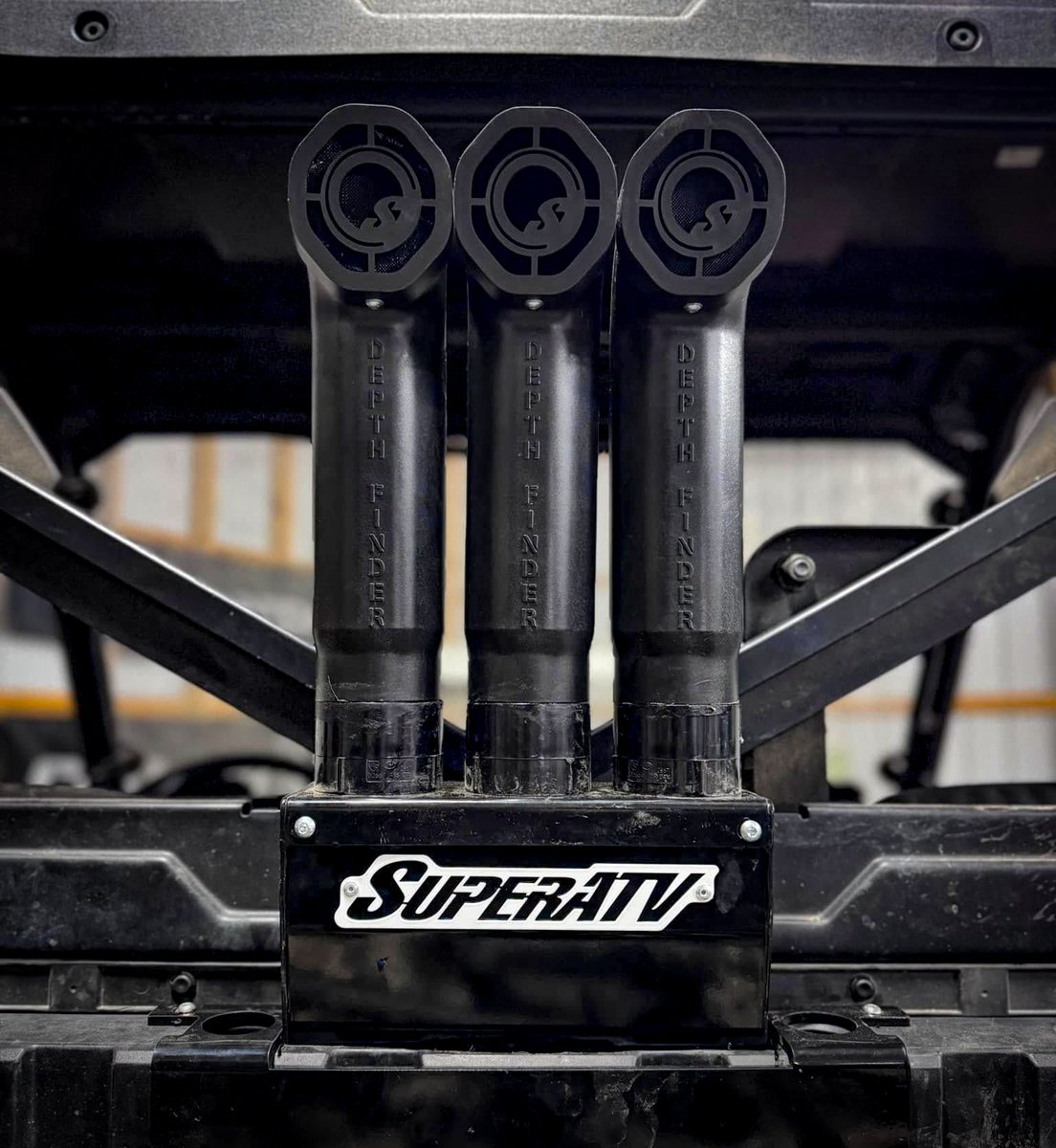 superatvtweet's tweet photo. 🔥 #SouthernMuddMotorsports knows their way around a #PolarisRanger and this one has it all. Complete with #SuperATV suspension Offset Front & Rear A-arms with @kellerperformanceproducts Ball Joints, an SATV 6" GDP portal gear lift kit with 45% #GearReduction, and a #DepthFinder Snorkel Kit! 💪⚙