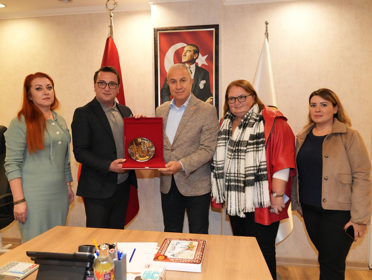 Özel Klassika-M Rus Okulu Müdürü Viktorio Ryumina, Genel Müdür Ulaş Sağırkaya, Rus Dili Öğretmeni Tationa Lazazera ve Tarih Öğretmeni Yanina Plotnikova'yı belediyemizde ağırladık. Alanya'mızdaki sosyal eğitim, 'Yeni Alanyalılar' olarak adlandırdığımız yerleşik yabancıların