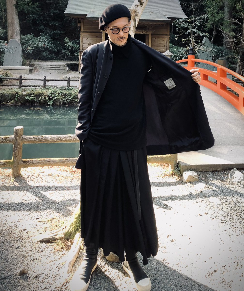 MRBUTTERFLY4's tweet photo. 3月初旬ばりの高気温のなか、ずっと先送りにしていた初詣へ⛩️🙏

ヨウジは裏タグにもその魅力を感じ止みません😌 https://t.co/pkjrtyNHtD