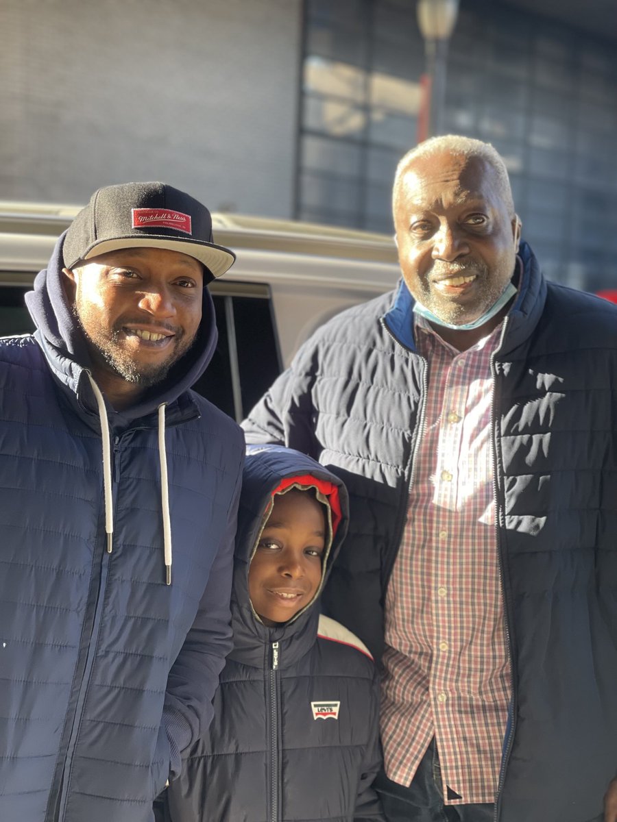 CapoJuanBB's tweet photo. Me, my son, and the great ⁦@RealEarlMonroe⁩ https://t.co/ZQTEjkcxUl