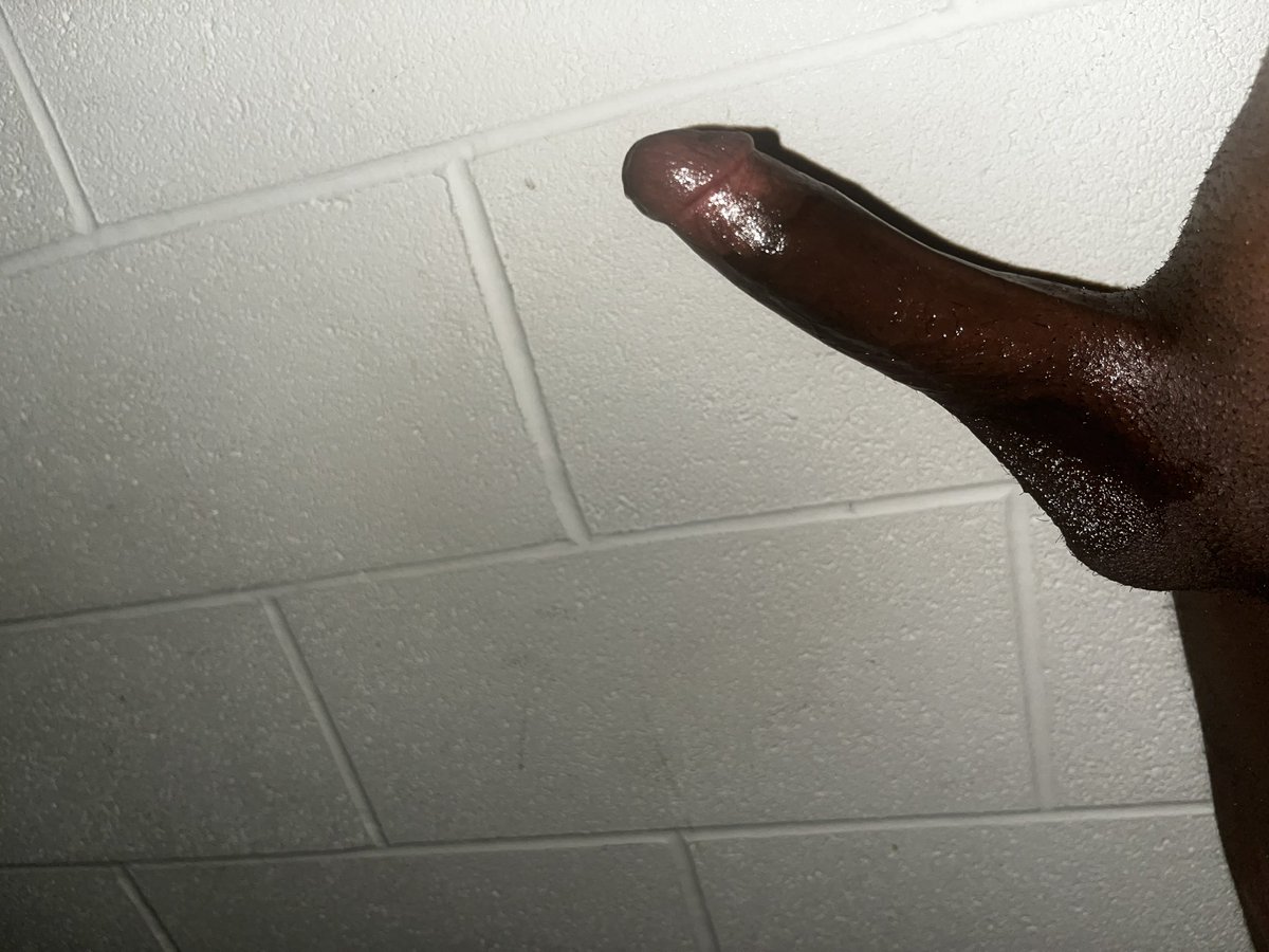 Would look better in your mouth 🤷🏽‍♂️🫠 #nsfwtwť #bi