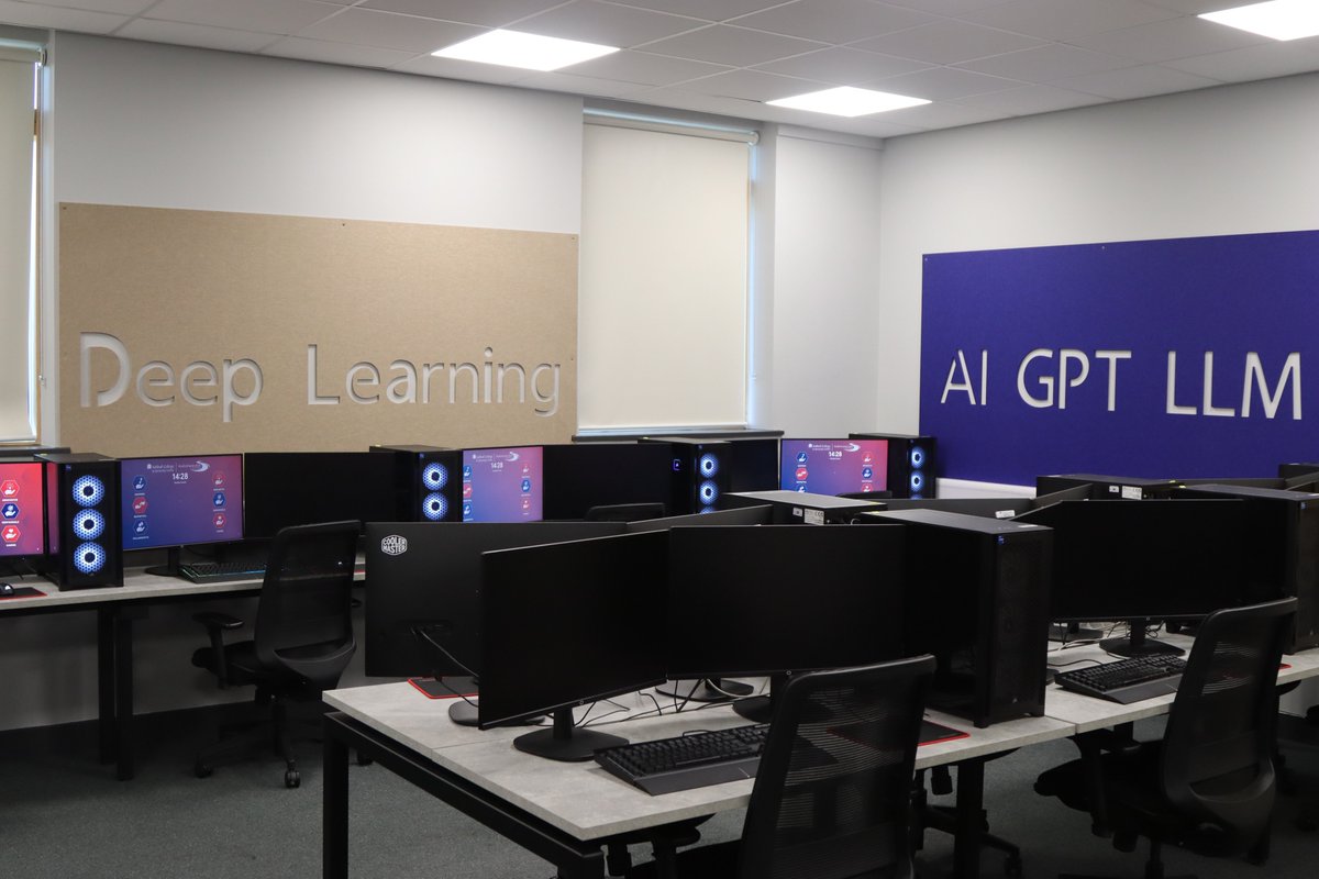 A high-spec Artificial Intelligence (AI) Lab has opened its doors at <a href="/SolihullCollege/">Solihull College & University Centre</a>   thanks to funding from #LSIF.
It will be used for #AI bootcamps and for local employers to #upskill their staff. #skillswmw
Read more: collegeswestmidlands.org.uk/latestnews/col…