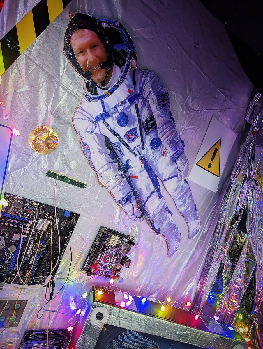 janninerigby's tweet photo. Reach for the stars! ✨ My Year 1 @NASA_astronauts are ready to explore space in their very own @Space_station! 🚀🌌🌕
We have @astro_timpeake on board again, guiding the way! 👨🏻‍🚀✨
@twinklresources @NASA @esa #KS1space #spacetopic #edutwitter https://t.co/L1ZuOAWWnc