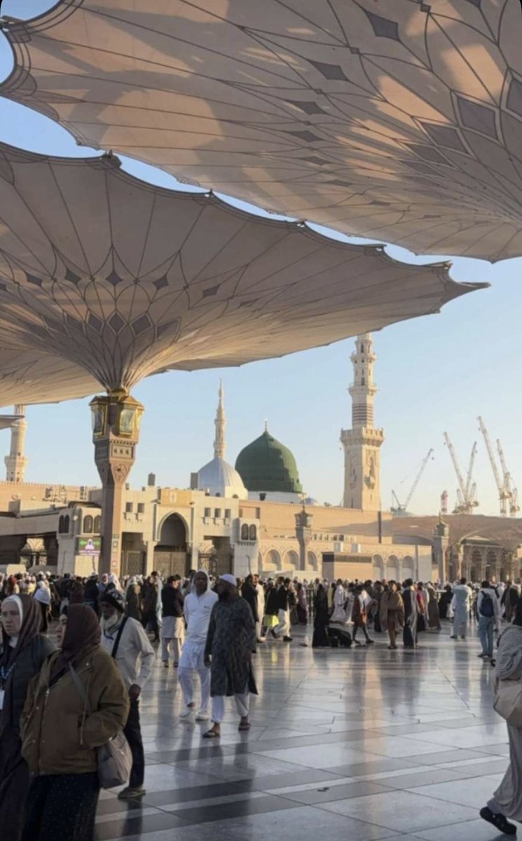 theholymosques's tweet photo. اللهم صل وسلم على نبينا محمد ﷺ https://t.co/y52a77RnR5
