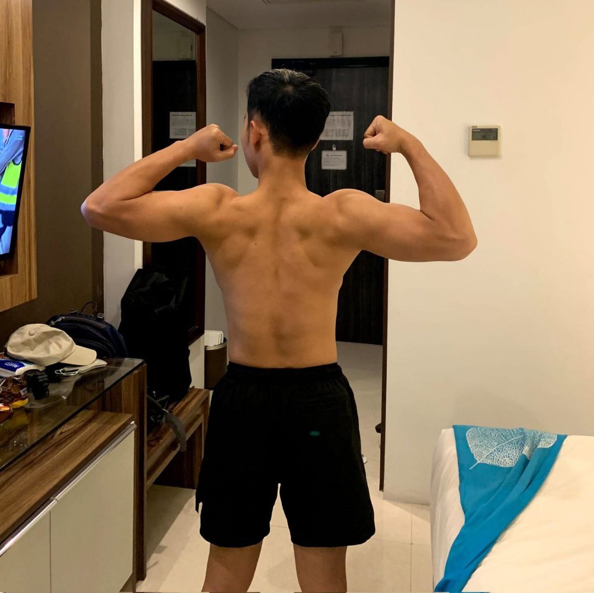 bunr25's tweet photo. Libur panjang + Payday = self reward gak sih? Langsung digercepin aja kak mumpung Mas Wan lagi RO di area kalibata. For more details tanya di group yaa, yg belum join tanya via dm juga aku ladenin kok 😘

Cari yang muscle? GASS!

Akses group disini https://t.co/PVVML7I2E6 https://t.co/ZLK1p9Accj
