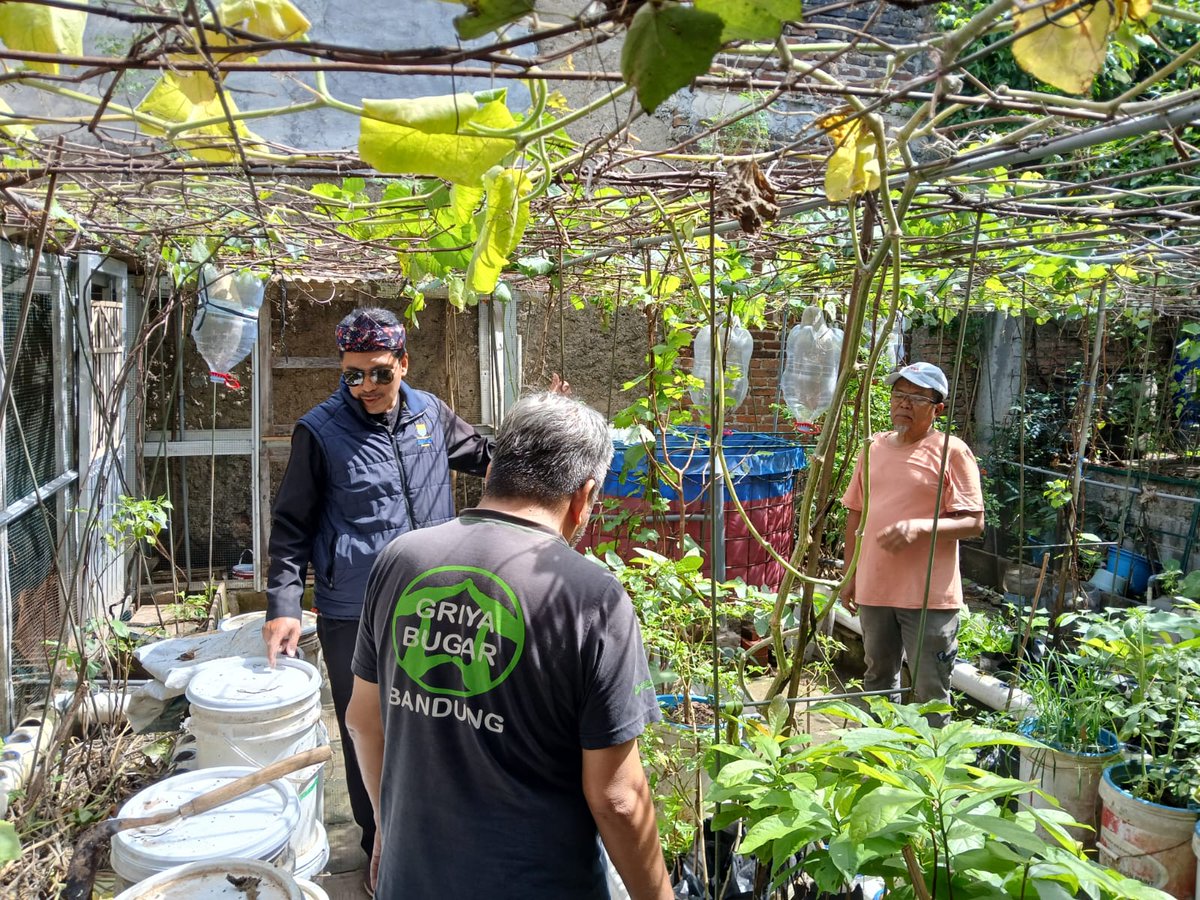 KelSukapada's tweet photo. Giat Lurah Sukapada monitoring Buruan Sae RW 11 Kelurahan Sukapada.
Kamis, 23 Januari 2025
#kelurahansukapada #cibkidtersenyum https://t.co/YO5OkSd6cy