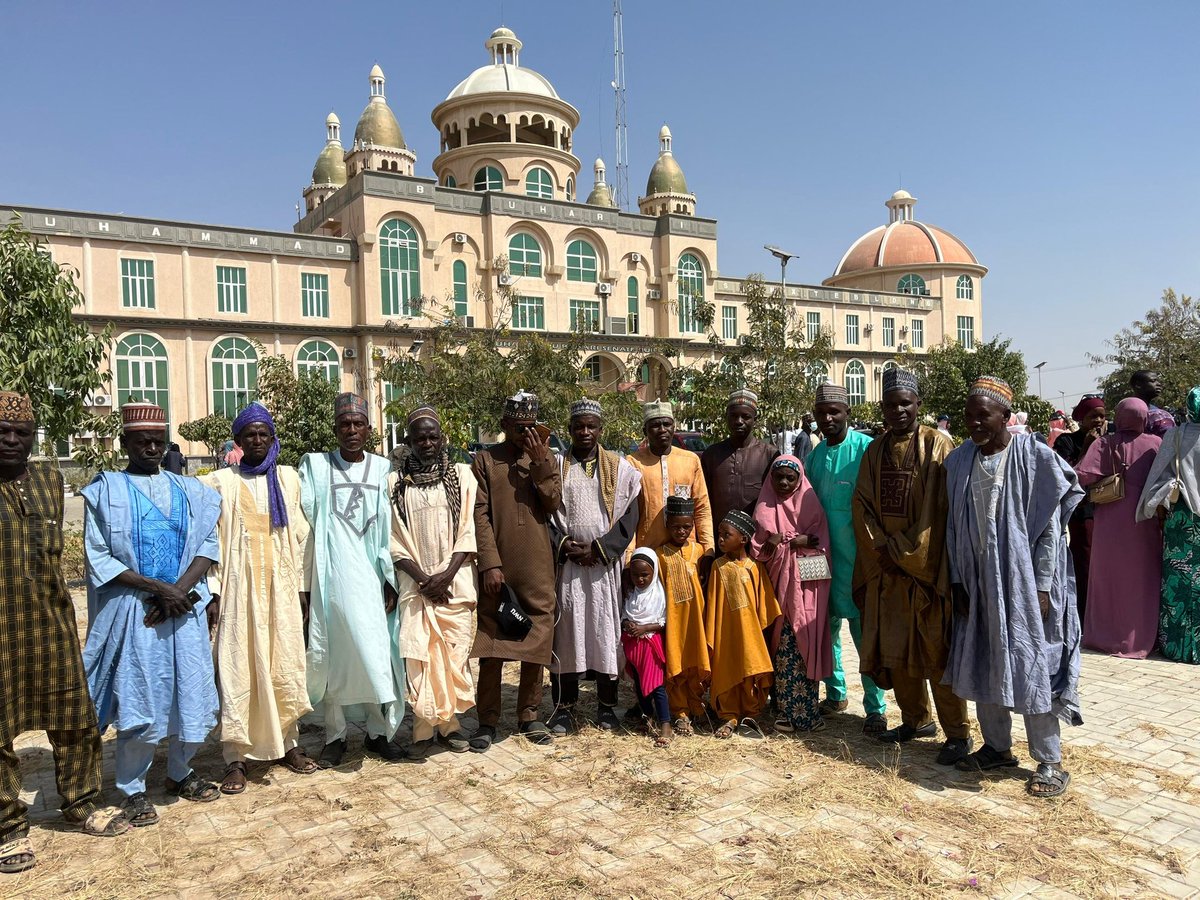 SanusiGarbaShe4's tweet photo. Here is My Father, Head of our Village, Iman of our Village and Some elders from the village came to Celebrate this Historical achievement a have made.

Still proud and Happy to be First Graduate from my Village 

Alhamdulillah.

@babarh_ @daily_nigerian @AbbaM_Abiyos @ShehuSani https://t.co/FQfxnAMLQ0