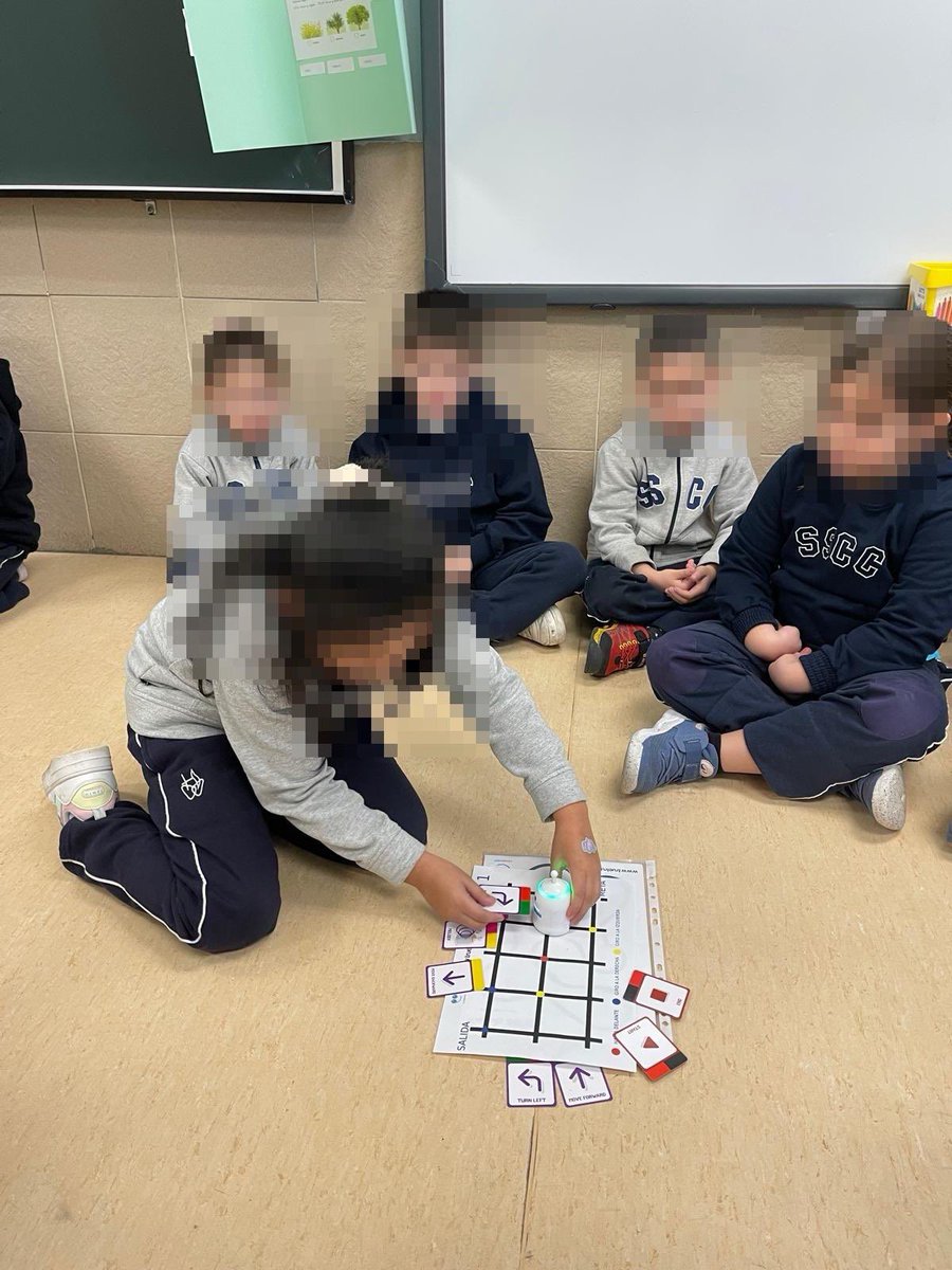 MiguelMichy's tweet photo. Primeras sesiones con #TrueTrue 1º de Primaria. #CodigoEscuela_4_0_Madrid @nukaortego https://t.co/ji9huNrkDD