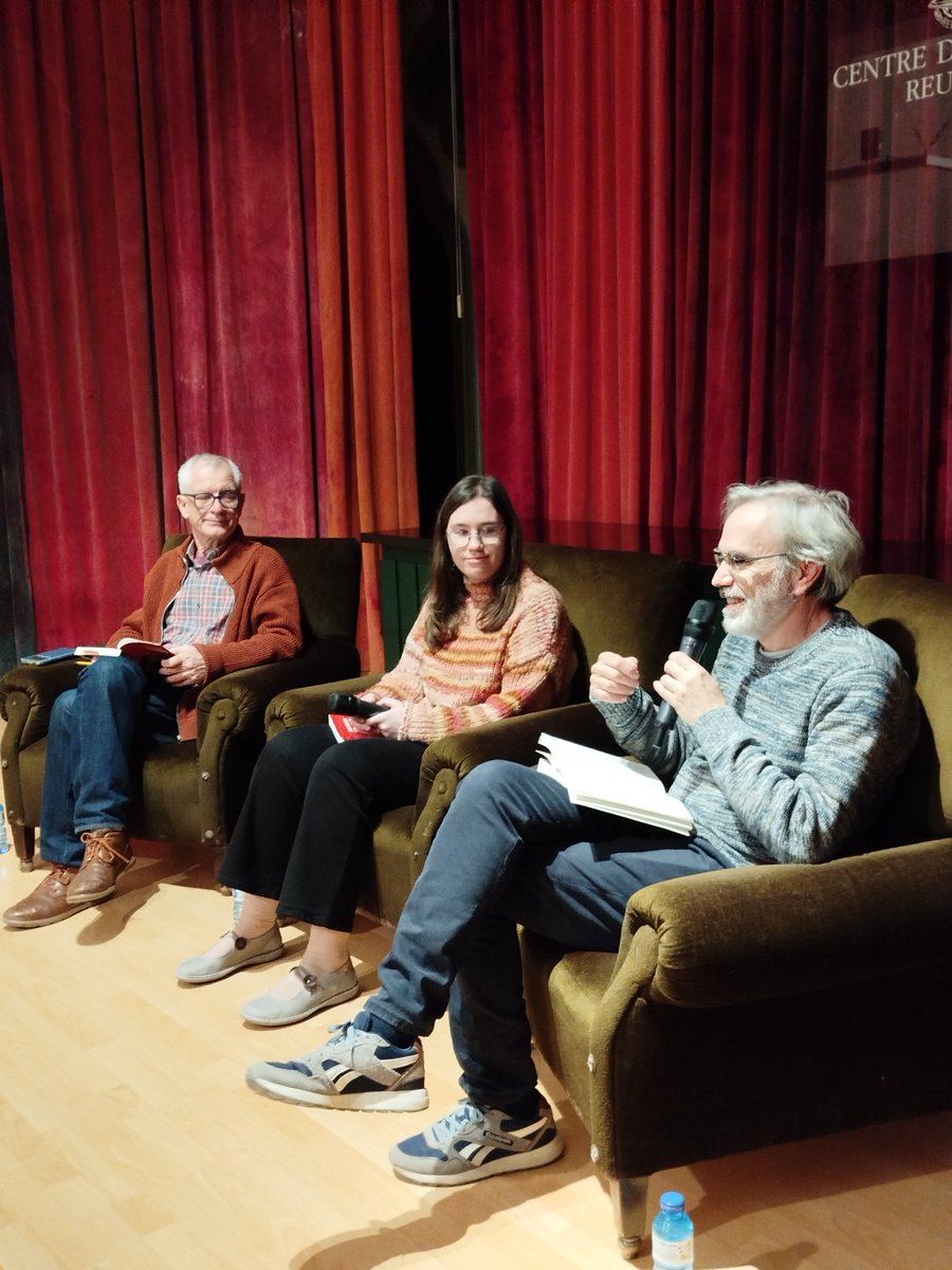 📖 Ahir dijous vam presentar les «Proses» de Joan Vinyoli amb Pep Solà i Georgina Torra. Trobareu l'acte a youtube.com/watch?v=x2TGD2… 
#Reus #joproposo <a href="/AgendaCultura/">Agenda Cultural de Catalunya</a> <a href="/ReusCultura/">Reus Cultura</a> <a href="/lletres/">Lletres catalanes</a> <a href="/DiariReus/">Diari de Reus</a> <a href="/reusdigitalcat/">Reusdigital.cat</a> <a href="/canalreus/">Canal Reus</a>