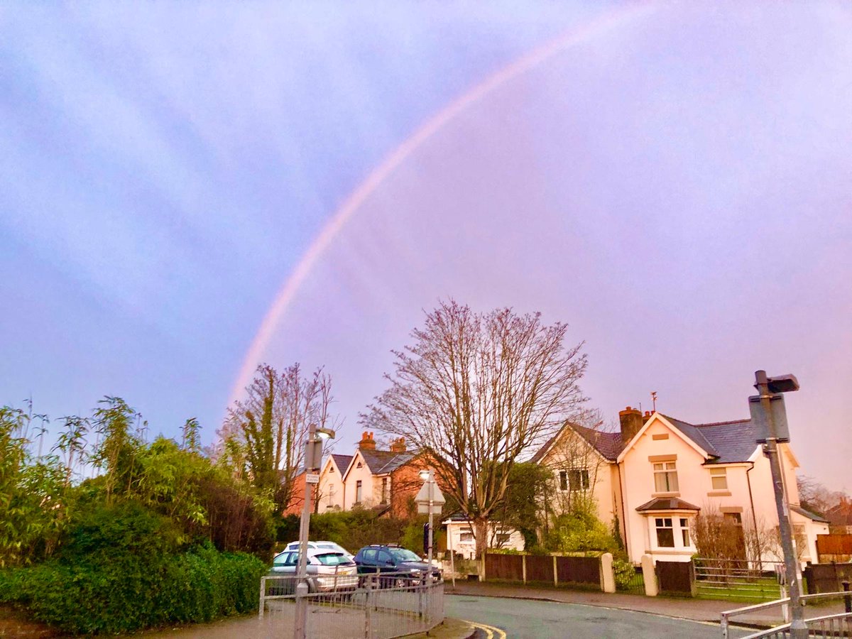 This beautiful #rainbow shone bright over <a href="/ChurchtownSch/">Churchtown Primary</a> yesterday as a defiant symbol of love, hope and unity.

🧵