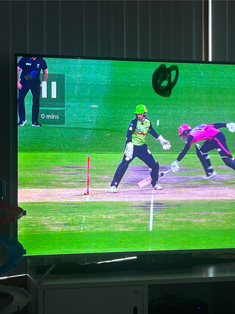 Can anyone explain to me why the square leg umpire is here and not on the crease line? #BBL #sixers #thunder