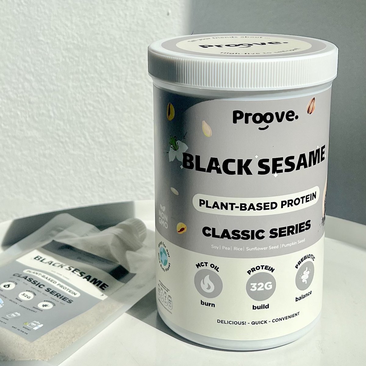 plengssp's tweet photo. อยากให้รสนี้แมส #Proove โปรตีนพืชรสงาดำคือโคตรหอมเลยอะ รู้เลยว่าใช้งาดำแท้คุณภาพดี เข้มข้น หอมกลิ่นงาดำคั่วมาก นี่ว่าเป็นกลิ่น สีงาดำที่ถูกต้อง อร่อยดื่มง่ายเหมือนน้ำเต้าหูงาดำ แถมโปรตีนสูง ได้ประโยชน์ครบจาก #งาดำ ช่วยเรื่องเส้นผมดกดำ บำรุงสายตาด้วย เลิฟชีอะ แมสเหอะะะ🩶 https://t.co/UEVXxKmEEo