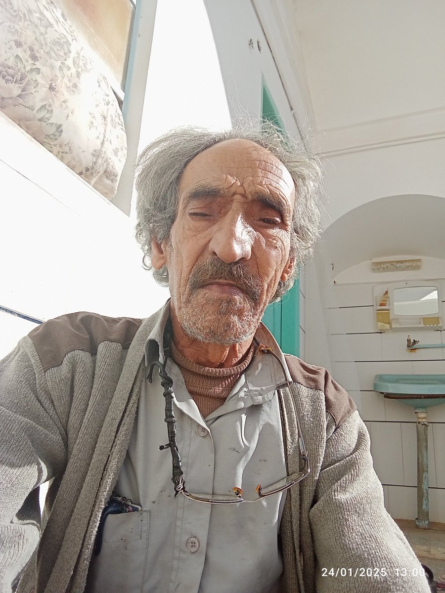 شدیم محروم ازاین افتاب عالمتاب
تکنولوژی وآپارتمان نشینی باعث از دست دادن همچنین آفتاب گرم و دل انگیزی شده است
زمانیکه تلویزیون فقط شبها کارمیکرد و
گوشی هم وجودنداشت
ظهرها همه خانواده تو همین ایون می نشینیم ونهار میخوردیم
یادش بخیر