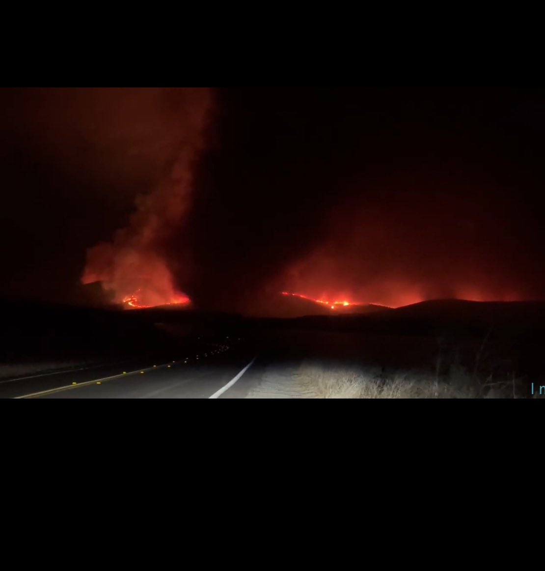 RandomNetNerd's tweet image. Firemado caught on live stream

 #borderfire2