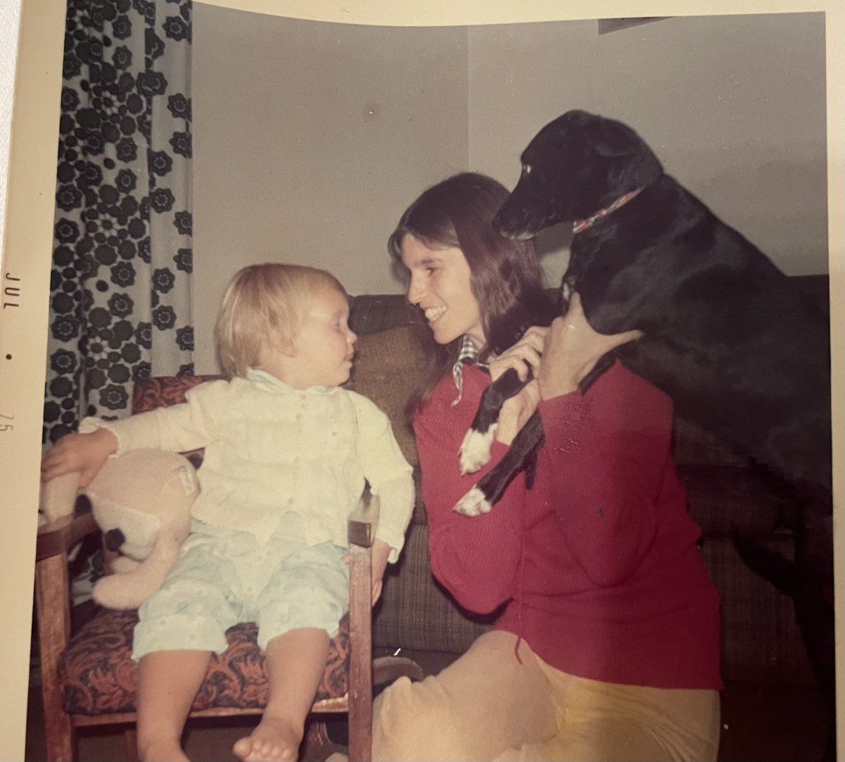 Alex27740737's tweet photo. 4 years ago today you were injected with the awful  #ASTRAZENECA #VACCINE

4 days later you were dead.

I will never stop fighting for you, my beautiful Mum💜💜💜
@MHRAgovuk 
@astrazeneca you are responsible!

#pfizer #moderna #mrna  #CovidInquiry #vaccinedeaths #vaccineinjuries https://t.co/9DMutbeUJr