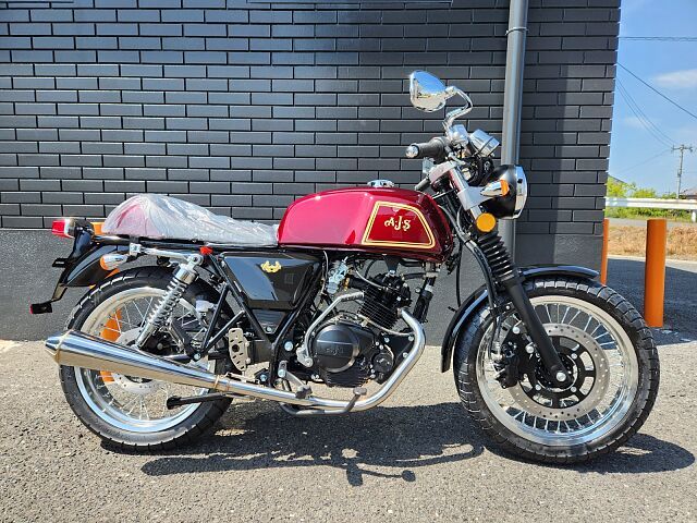 webike_moto's tweet image. AJSのCadwell125はFI車だけでなくキャブレター車も選べます！
興味のある方はぜひ販売店へお問い合わせください👍👍

▼▼物件はこちらから▼▼
moto.webike.net/bike_detail/17…

#Cadwell125
#AJS
