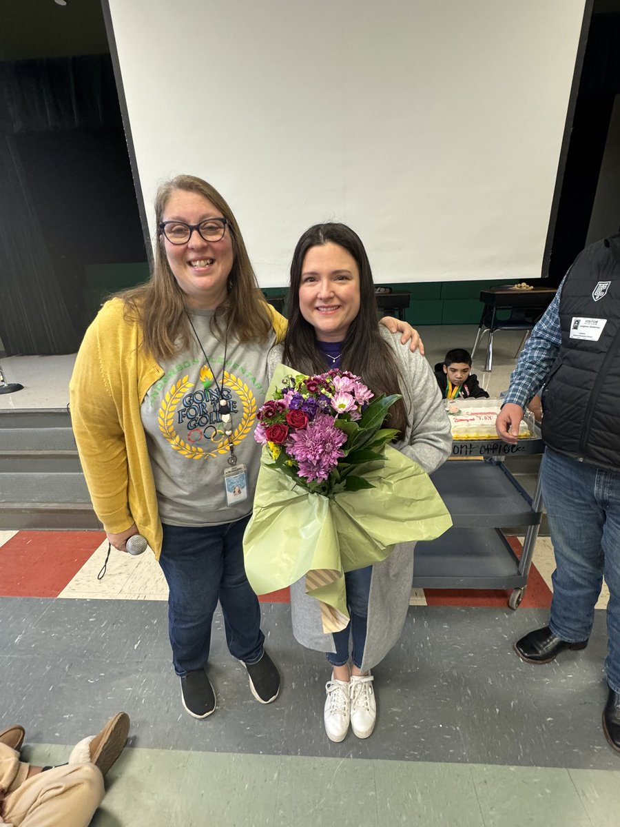 AEScounselor's tweet photo. Congratulations to Mrs. Gutierrez, our ESL TOY! Thank you for your continued dedication and commitment! We are so proud of you! Go Gators!!! 🐊 ❤️ @SpringISD @AndersonGators @HAYLEYCULBERTS1 @CutaiaGutierrez https://t.co/MkTSdaUCvu