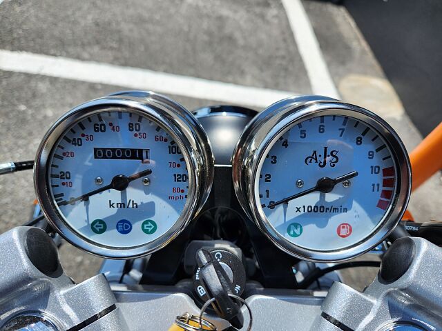 webike_moto's tweet image. AJSのCadwell125はFI車だけでなくキャブレター車も選べます！
興味のある方はぜひ販売店へお問い合わせください👍👍

▼▼物件はこちらから▼▼
moto.webike.net/bike_detail/17…

#Cadwell125
#AJS