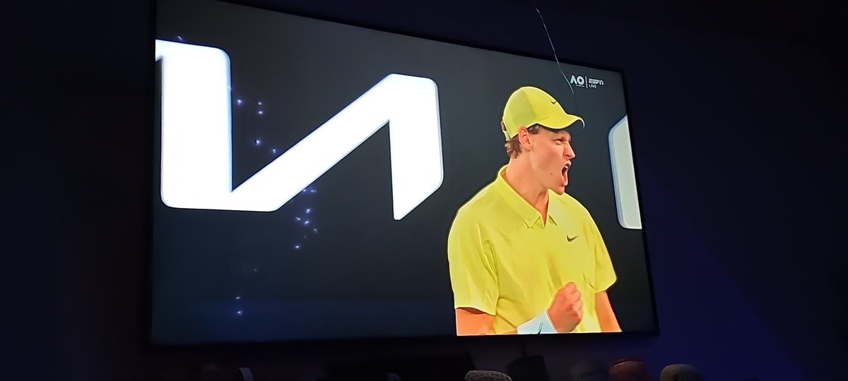 captain_annina's tweet photo. #shelton #sweatyshelton #AusOpen https://t.co/jYgZngZk7z
