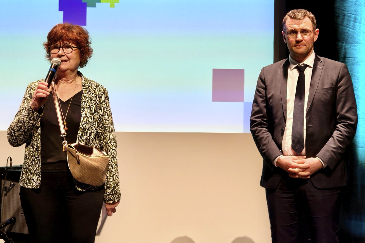 Dinan Agglomération (@dinanagglo) on Twitter photo Lors d'une cérémonie conviviale organisée hier soir à #Plancoët, le Président <a href="/alecuyer/">Arnaud Lécuyer</a>, au nom du Conseil Communautaire, et Véronique Robitaillie, DGS, ont adressé leurs vœux aux agents de <a href="/DinanAgglo/">Dinan Agglomération</a> & les ont remerciés pour leur implication quotidienne au service des usagers. Lors d'une cérémonie conviviale organisée hier soir à #Plancoët, le Président <a href="/alecuyer/">Arnaud Lécuyer</a>, au nom du Conseil Communautaire, et Véronique Robitaillie, DGS, ont adressé leurs vœux aux agents de <a href="/DinanAgglo/">Dinan Agglomération</a> & les ont remerciés pour leur implication quotidienne au service des usagers.